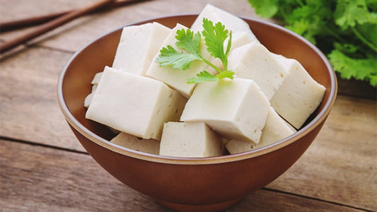 តៅហ៊ូពងមាន់ ពណ៌ស